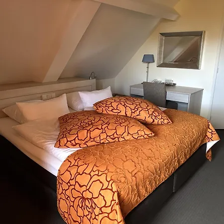 Hotel Op Diek Den Hoorn (North Holland)