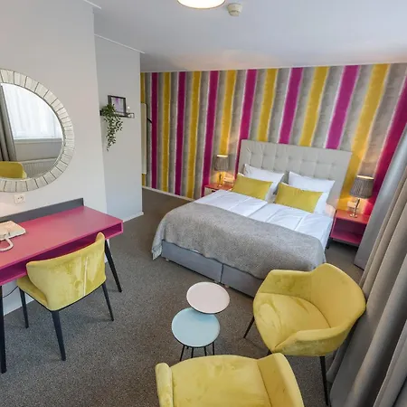 Hotel Op Diek Den Hoorn (North Holland)