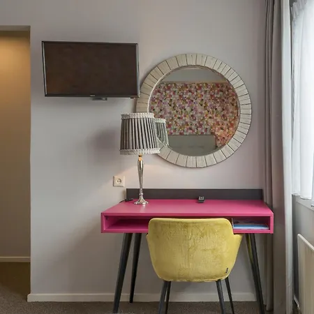 Отель Op Diek Ден-Хорн