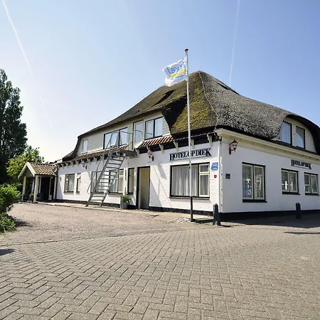 Op Diek Den Hoorn (North Holland)