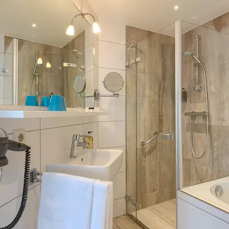 Hotel Op Diek Den Hoorn (North Holland)