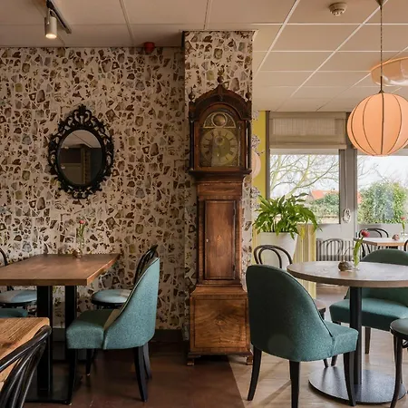 Op Diek Hotell Den Hoorn (North Holland)