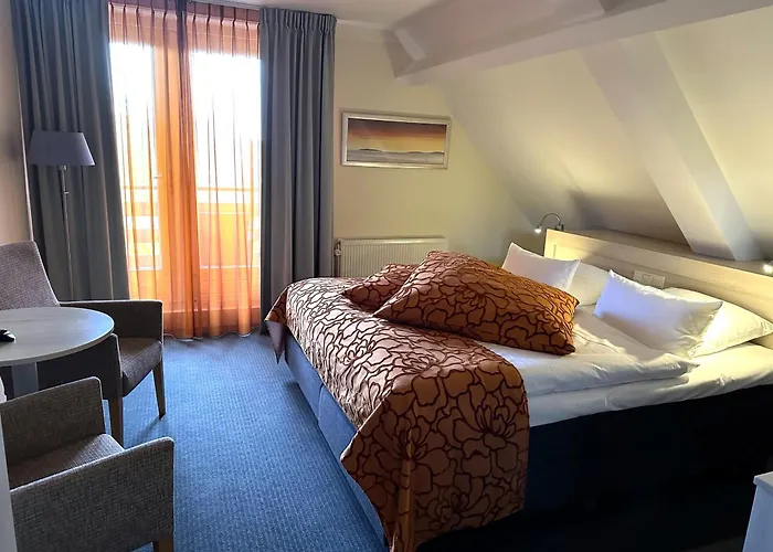 Op Diek Otel Den Hoorn (North Holland)