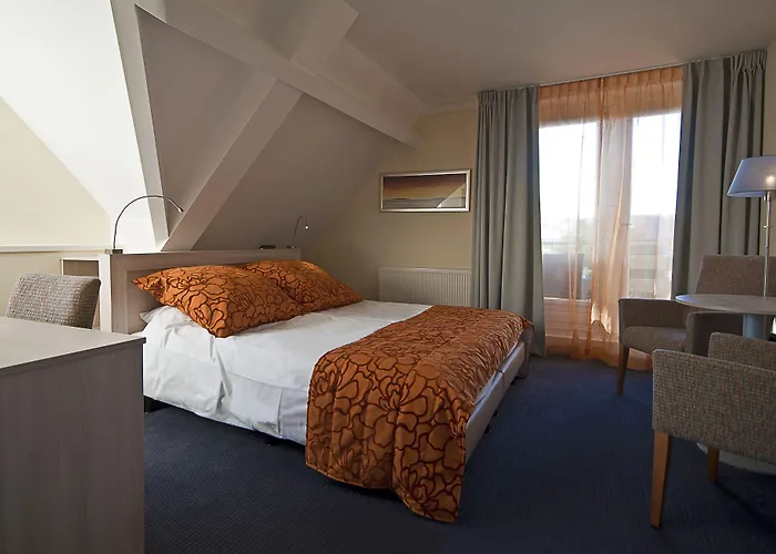 Op Diek Otel Den Hoorn (North Holland)