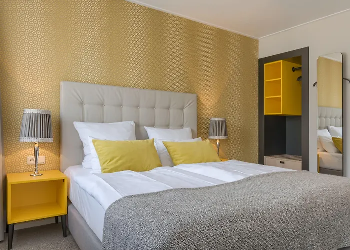 Op Diek Otel Den Hoorn (North Holland)