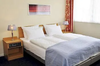 Op Diek Hotel Den Hoorn (North Holland)